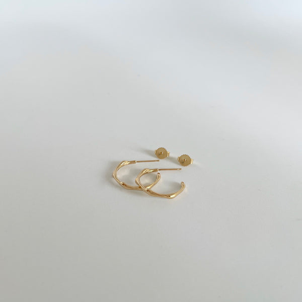 Gold branch hoops small