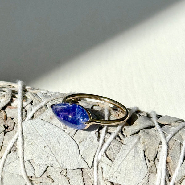 Tanzanite and 14k gold ring