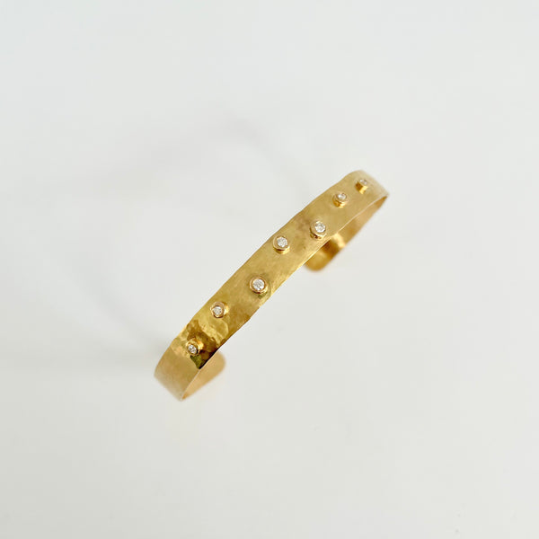 Gold cuff with diamonds