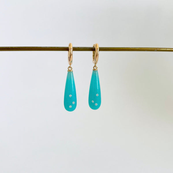 Gold earrings with chrysoprase and diamonds