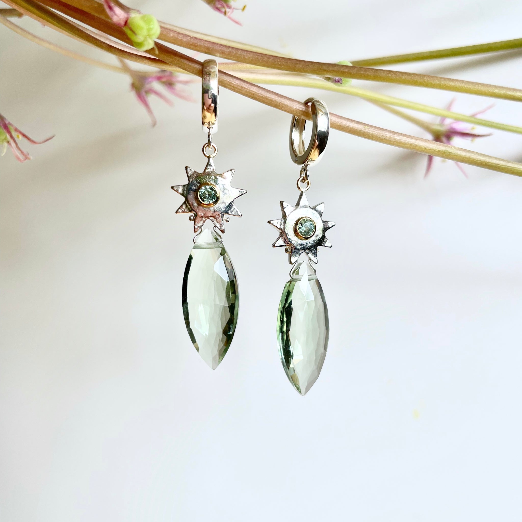 Sun earrings with green amethyst and sapphire