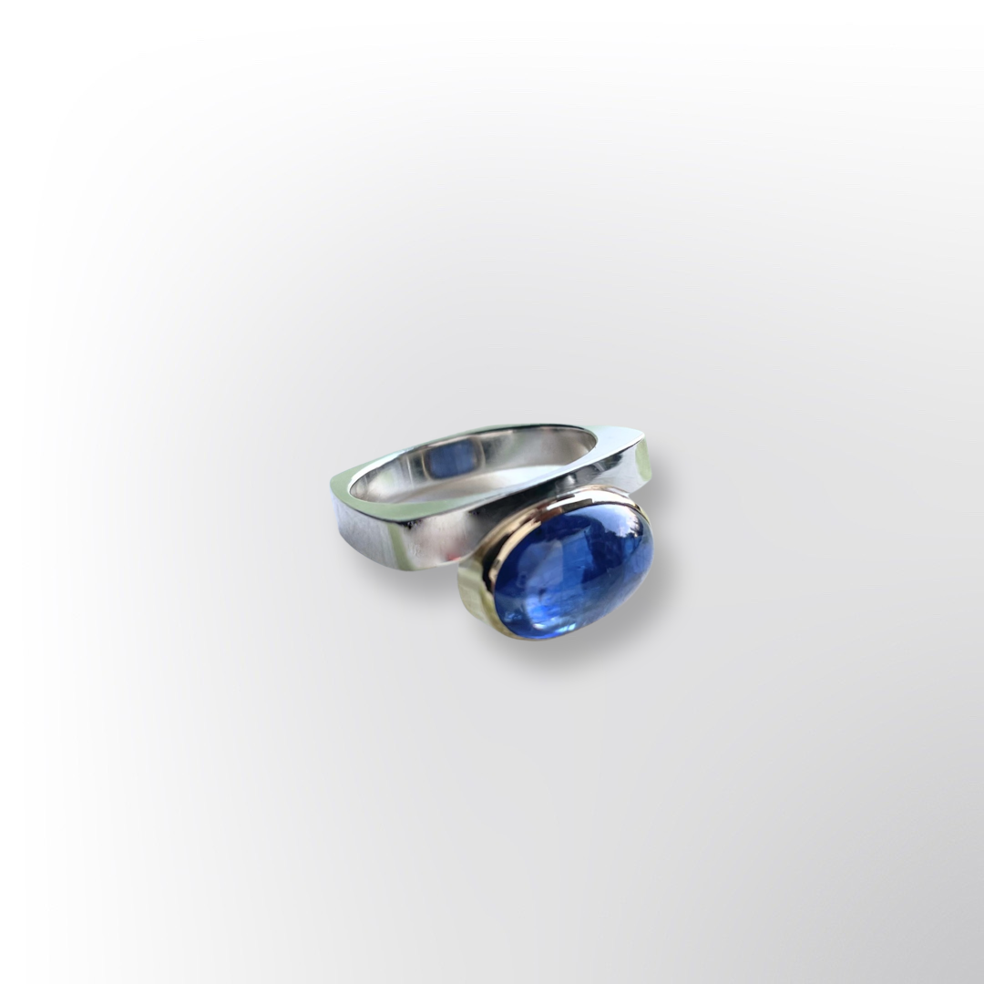 Ring with Kyanite