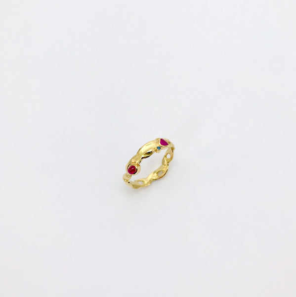 Gold ring with 2 rubies and blue diamond